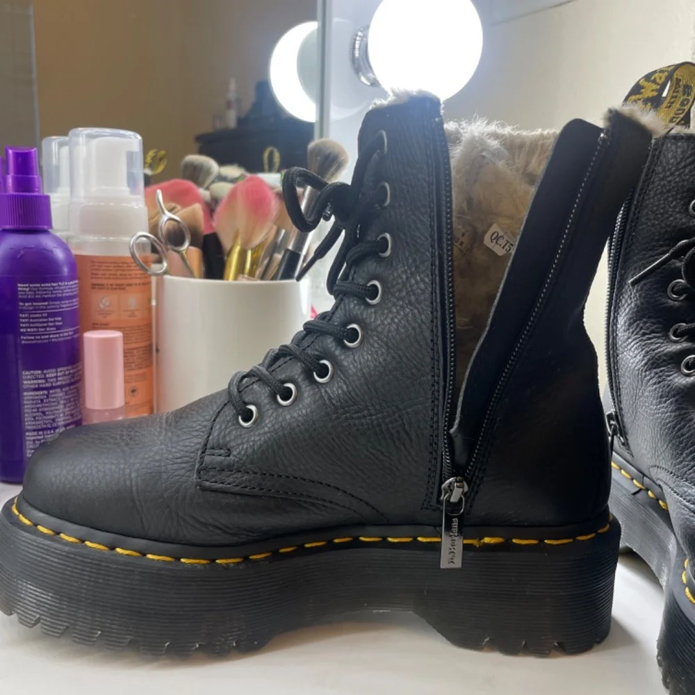 Doc Marten’s Leather Fur - Picture 3 of 11